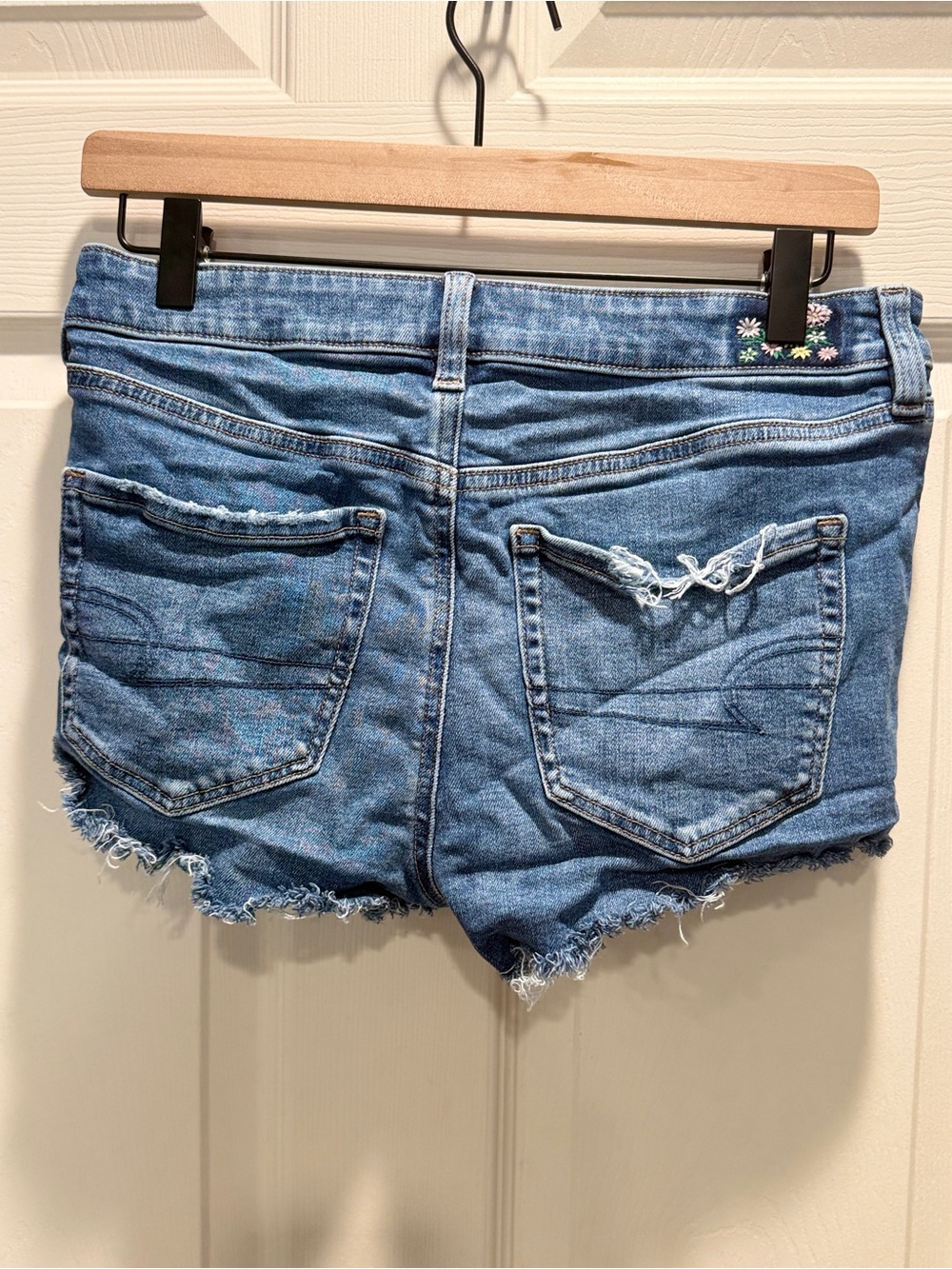American Eagle Floral Embroidered Next Level Stretch Shortie Size 6 - Picture 5 of 11